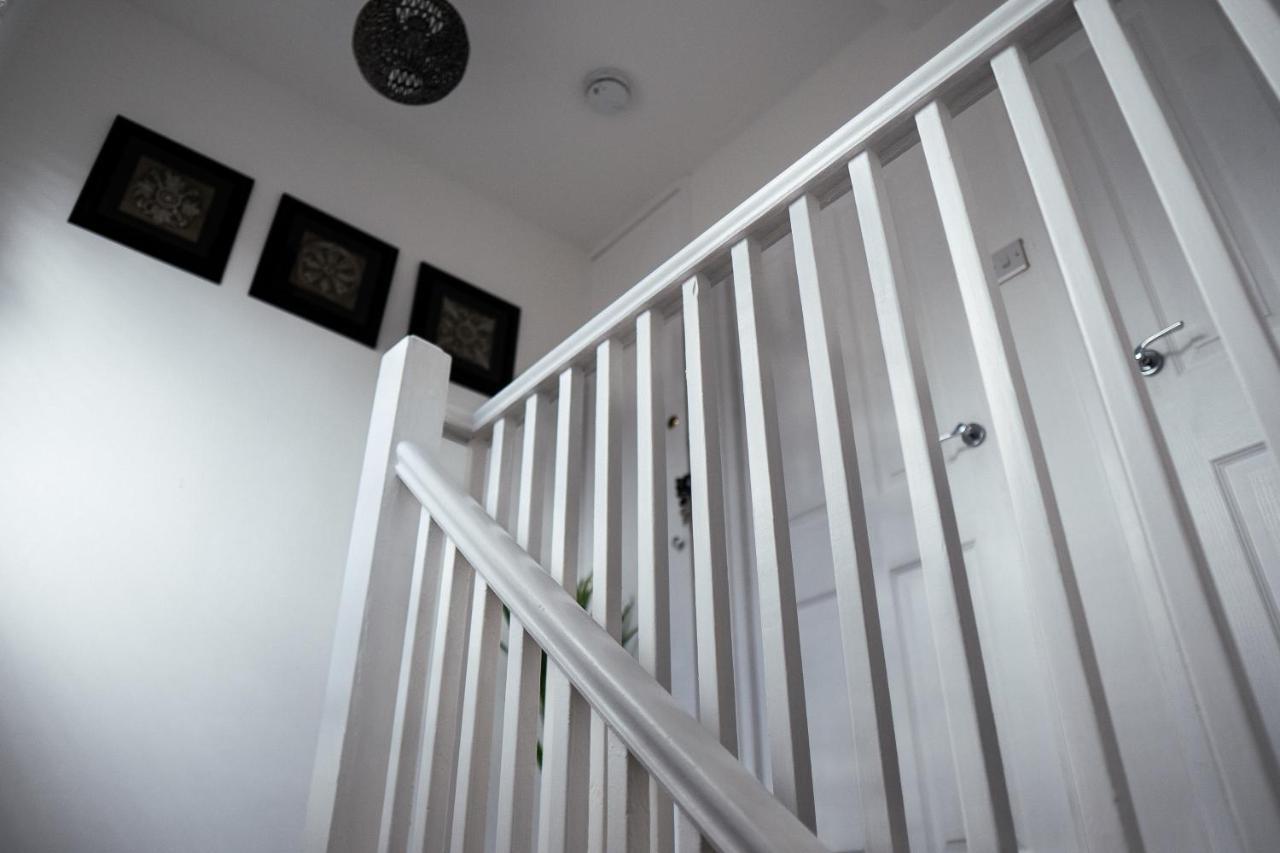 Large 4 Bedroomproperty Driveway And 3 Bathrooms Burton Latimer Exteriér fotografie