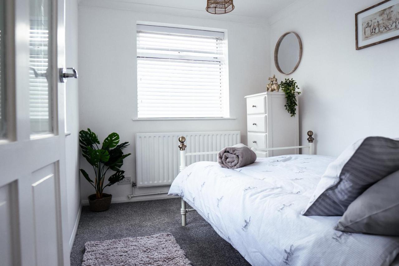 Large 4 Bedroomproperty Driveway And 3 Bathrooms Burton Latimer Exteriér fotografie